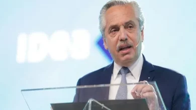 En un auditorio plagada de hombres de negocios, el presidente hizo especial énfasis en la transformación de planes sociales en trabajo genuino.