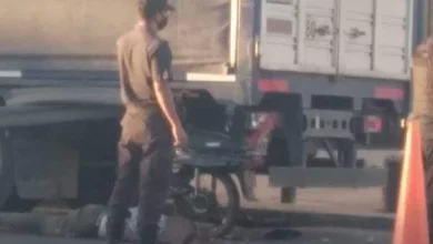 Falleció un joven tras impactar su moto contra un camión