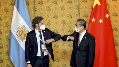 El canciller Santiago Cafiero junto a su par chino Wang Yi en una reciente visita