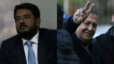 El viceministro de Justicia Juan Martín Mena (derecha) y el dirigente social Luis D'Elia (izquierda).