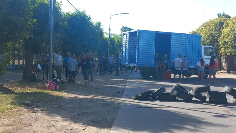 Corte de calle en La Emilia