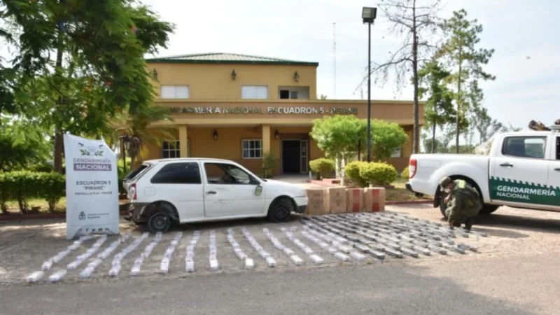 El conductor embistió el control fijo de la Fuerza y abandonó el rodado en un camino secundario.