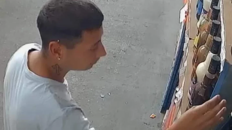 Se robó 2 botellas de fernet de Rieri Mayorista