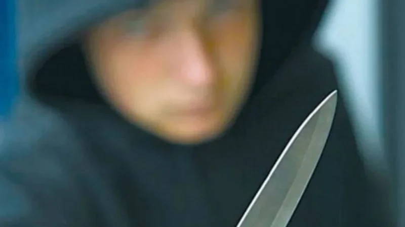 A punta de cuchillo: asaltan a cadete en 25 de Mayo y Saenz