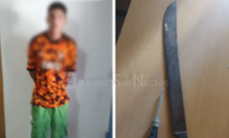Amenazó a su tía empuñando un machete y un arma blanca con punta