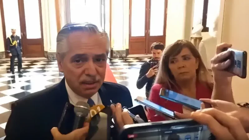 El presidente Alberto Fernández desmiente estar molesto por no ser invitado al acto en Plaza de Mayo por los 20 años de la asunción de Néstor Kirchner.