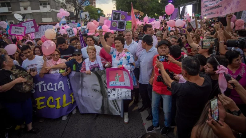 Emerenciano Sena enfrenta nuevas acusaciones por intimidación pública e incitación a la violencia en el caso de Cecilia Strzyzowski. Emerenciano Sena enfrenta nuevas acusaciones por intimidación pública e incitación a la violencia en el caso de Cecilia Strzyzowski.