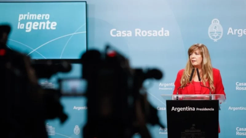 Cerruti defiende la situación económica y social en Argentina: Niega la existencia de crisis y hambre