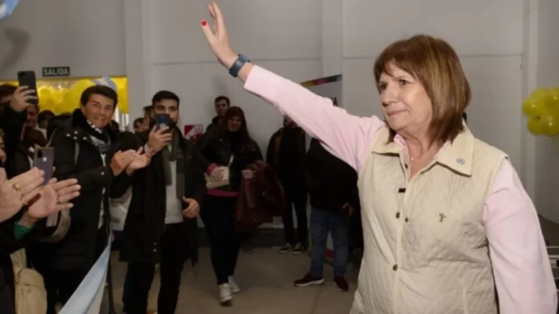 Bullrich y su lema: 'Es todo o es nada' resuenan en la campaña electoral