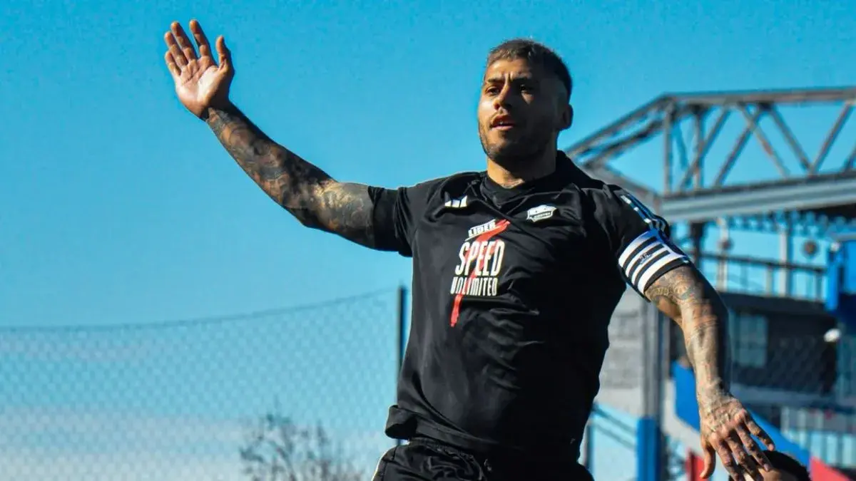 Riestra venció a Estudiantes