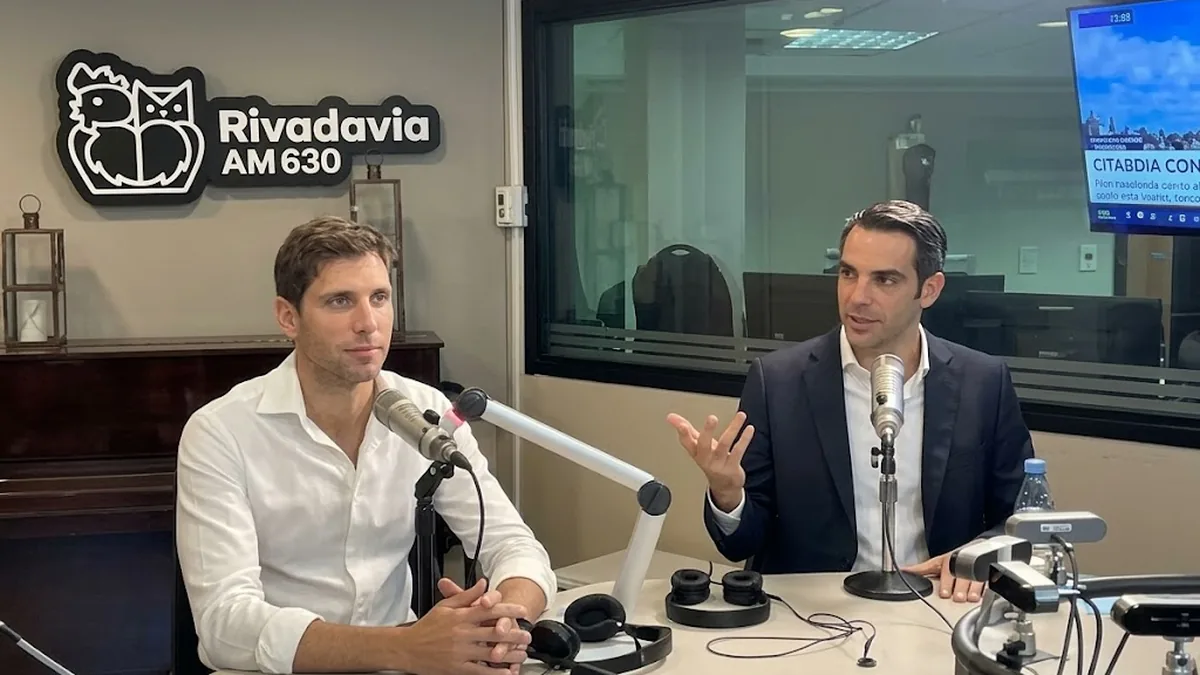 Santiago y Manuel Passaglia durante una entrevista en Radio Rivadavia AM 630.